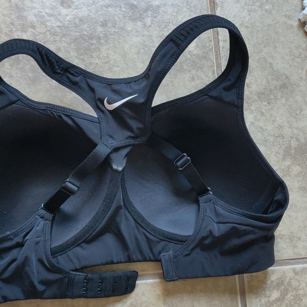 Sports Bra - Picture 4 of 5